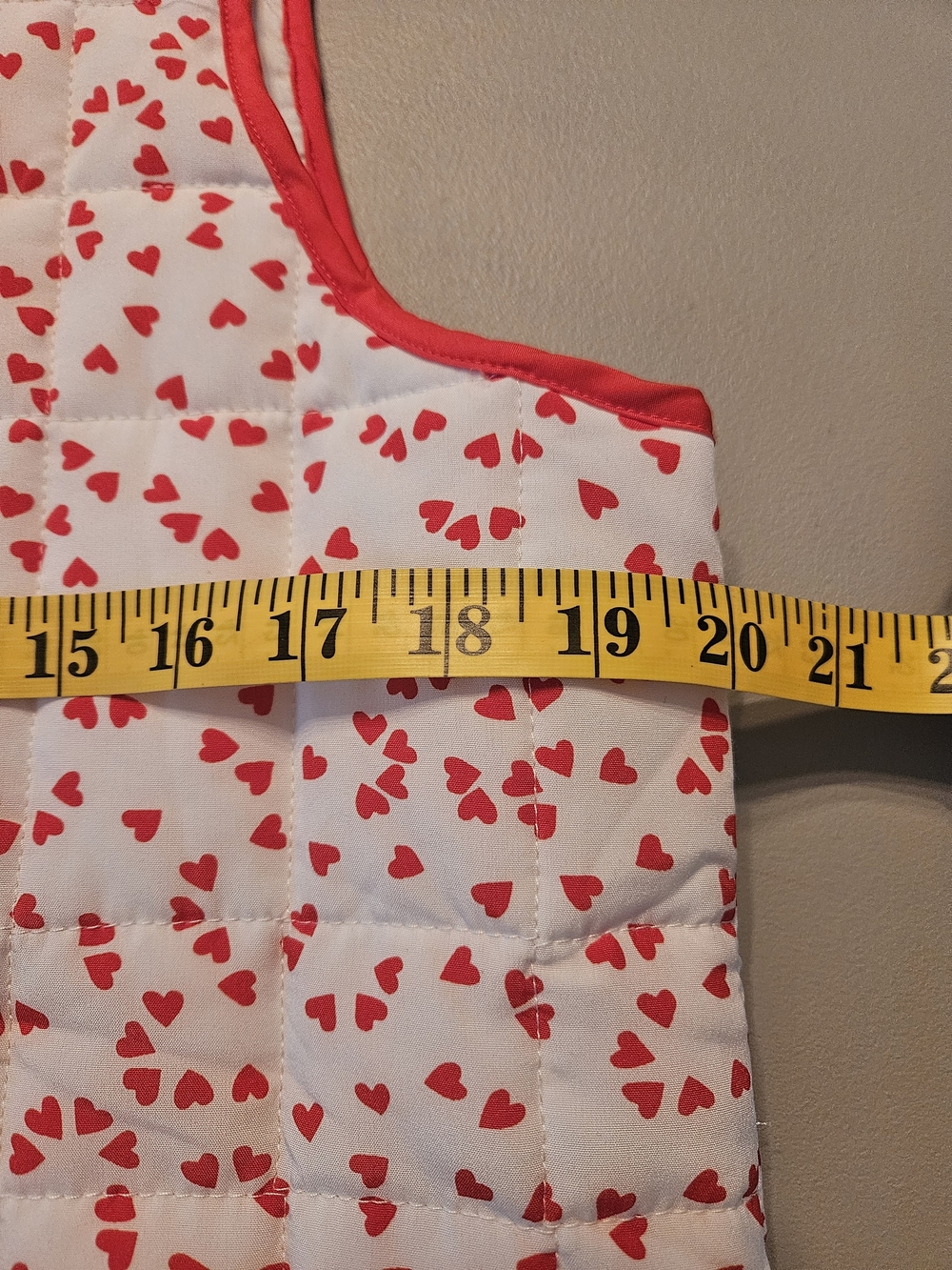 NWOT Quilted Heart-Print Tie-Front Vest - Red & White - Picture 9 of 9